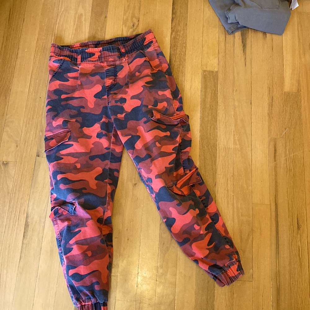 V.I.P. Baggy Camo pants